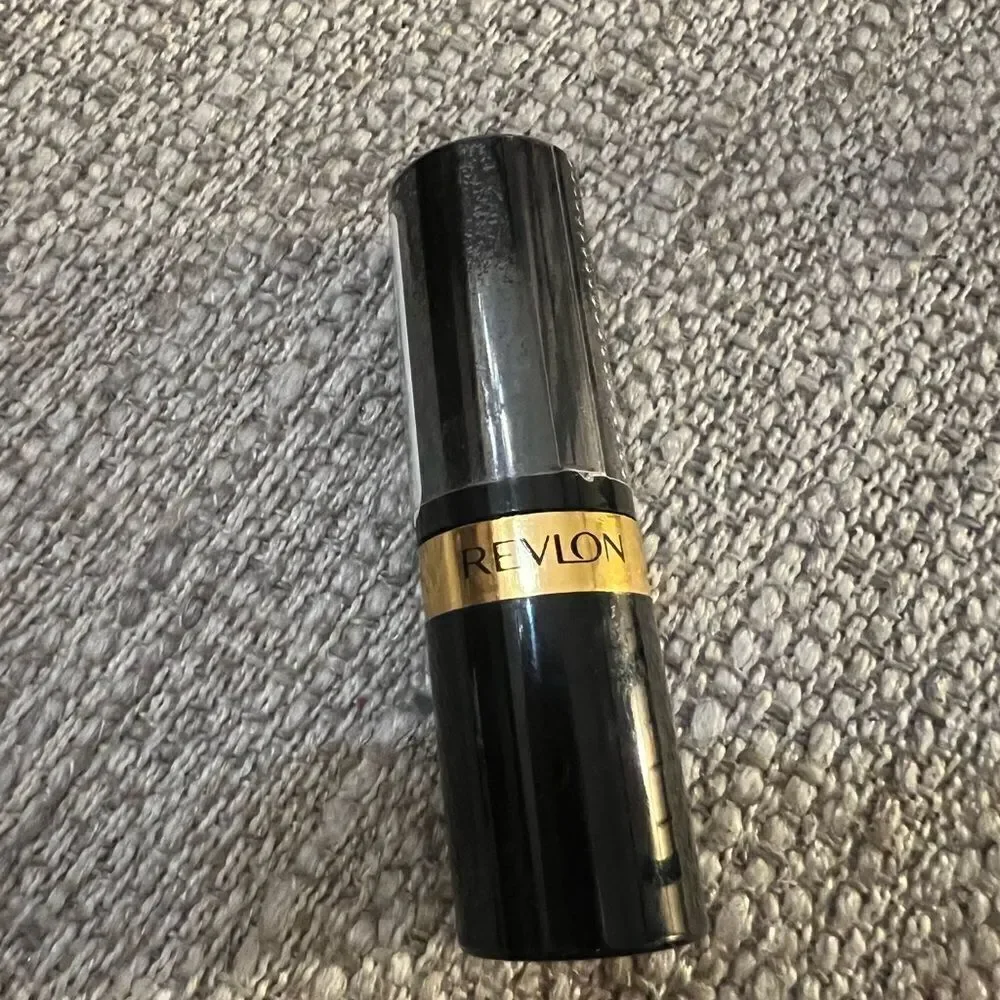 Revlon super lustrous shine kissable pink lipstick